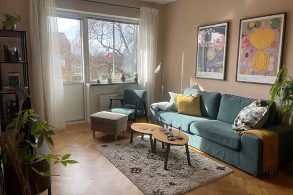 Ljus 2:a med balkong nära Lund C