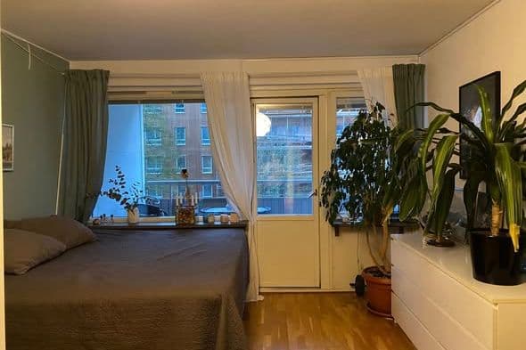 Möblerat rum med balkong – Karhög